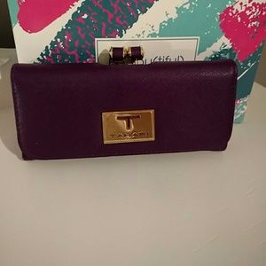 Tahari wallet.  New.
